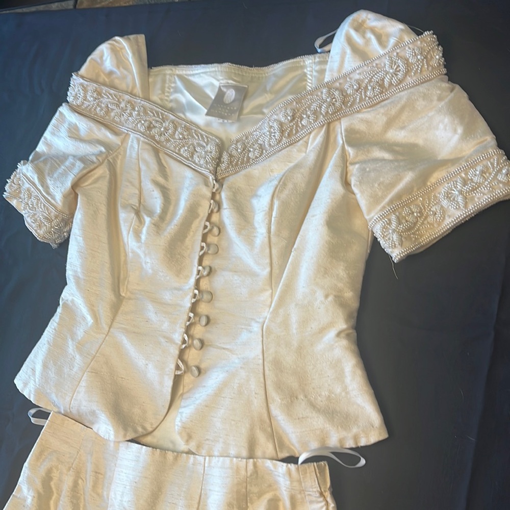 Vintage 1980s wedding dress